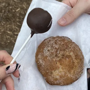 chocolate cake Cakepop and duffin