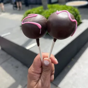 Chocolate birthday Cakepops!