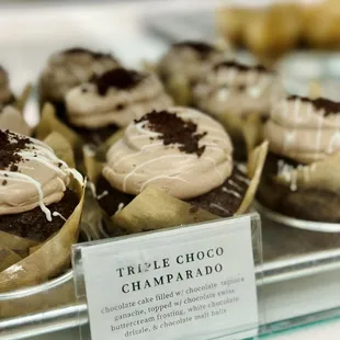 chocolate cupcakes with frosting