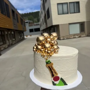 Bubbly champagne cake