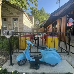 Outside seating amongst diner decor.