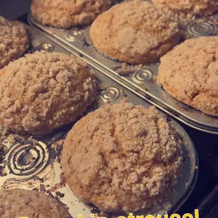 Pumpkin streusel muffins