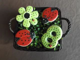 Debbie's Cakes and Treats