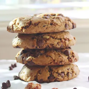 Monster Chocolate Chip Cookie