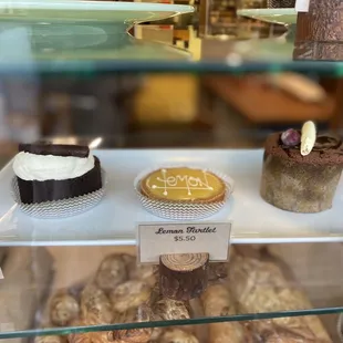 Lemon Tartlet and friends