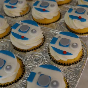 R2D2 Cupcakes