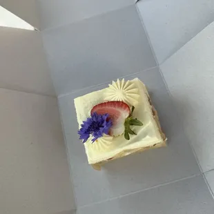 Strawberry Genmaicha Cake