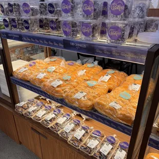 Ube crinkle cookies -pan De leche - Ube loaf