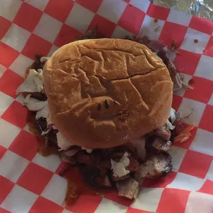 Jumbo pork with cole slaw with apple bits