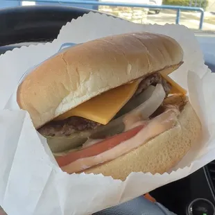 Single baker burger with cheese