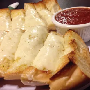 Gotta get the Cheesy Garlic Bread!