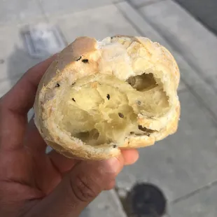 Sesame bread (깨찰빵)