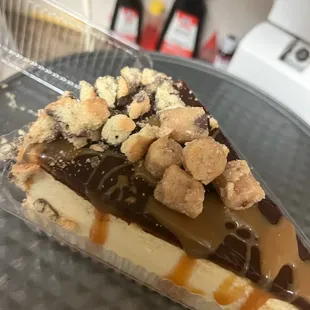 Twix cheesecake