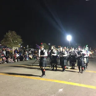 Bakersfield Christmas Parade 2017 - Highland Scots Pipes &amp; Drums #Bagpiper #HHSscots #PlaidUp #Scotsmen #KernCountyPipeBand