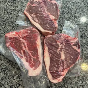 The most insane sexy AF Porterhouse steaks!! Definitely gave me a moment at first bite ;) Lol