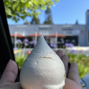 Merengues so fluffy melts in your mouth!