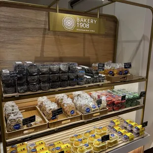 interior, cupcakes