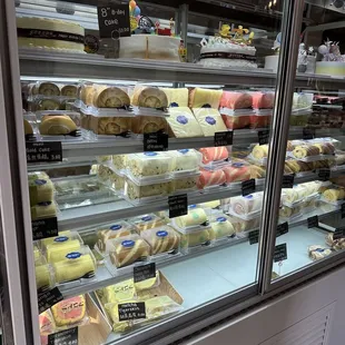 Fluffy Sponge Cake Swiss Rolls