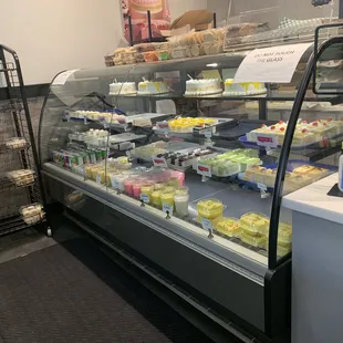 8/14/2022:  Skulking Bakery Bites!  Whoa!  A big line waiting!!!!