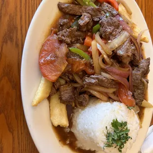 Lomo saltado