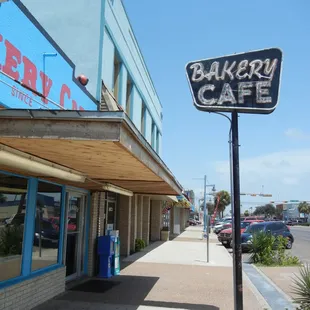 The sign drew me in: