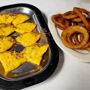Nachos and onion rings