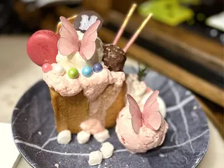 Magnolia Dessert Bar & Coffee