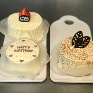 Mini Buttercream Cakes (Flavors: Mocha &amp; Vanilla)