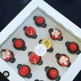 Lunar New Year mini cupcakes