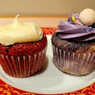 Red Velvet cupcake and Taro cupcake.