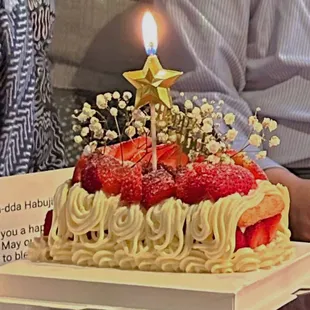 Flower berry dacquoise cake