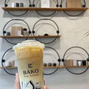 Phoenix oolong tea latte with grass jelly