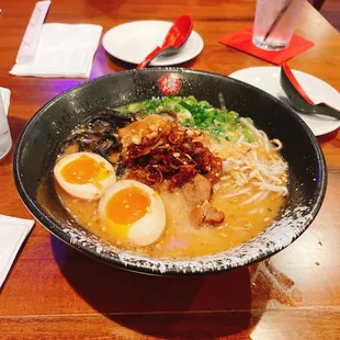 Bakudan ramen.