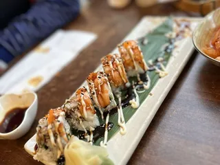Hero’s Ramen X Sushi