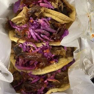 Tacos de carnitas.