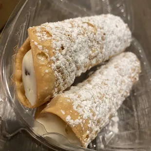 Cannolis
