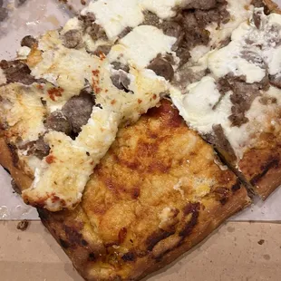 Old Red sauce on a no sauce Bianca pizza????