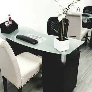 For the best nail service in El paso .
