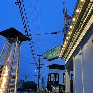 Espresso martinis and live music? Yes