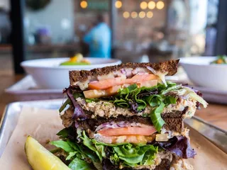 Dory Deli