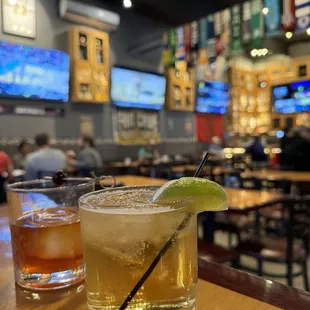 Old Fashioned and a Makers Highball