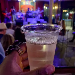 Live Jazz + Pinot Grigio! Cheers! :)