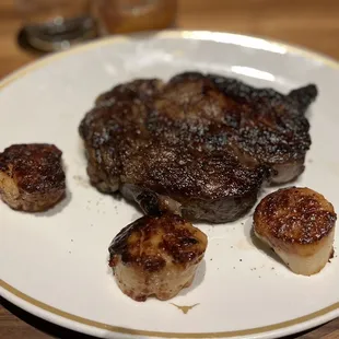 18 oz. Prime Rib Eye with seared scallops