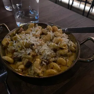 Spicy Lobster Mac and Cheese