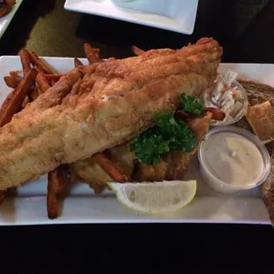 Huge piece of perch with some cod underneath. Sweet potato fries also very delicious!