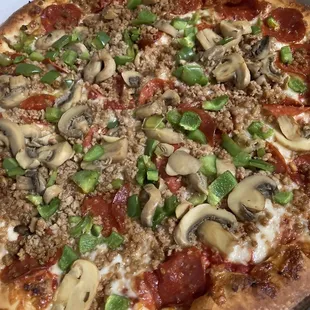 Supreme pizza (-onion)