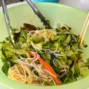 Deconstructed noodle bowls with bbq pork