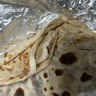 I went to buy some baleadas and they gave me all of them raw without beans. We paid for something, right?