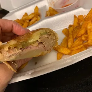 Cuban sandwich w fries