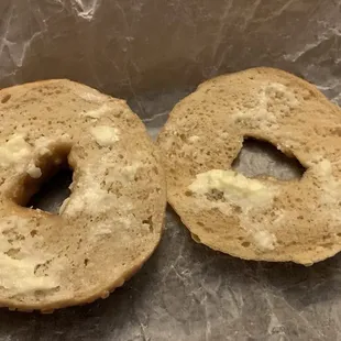 Plain bagel with butter